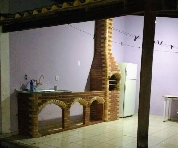 Detalhe de churrasqueira de tijolos