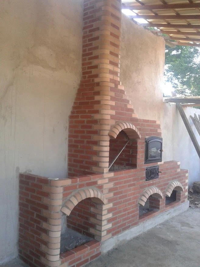 Detalhe de churrasqueira de tijolos