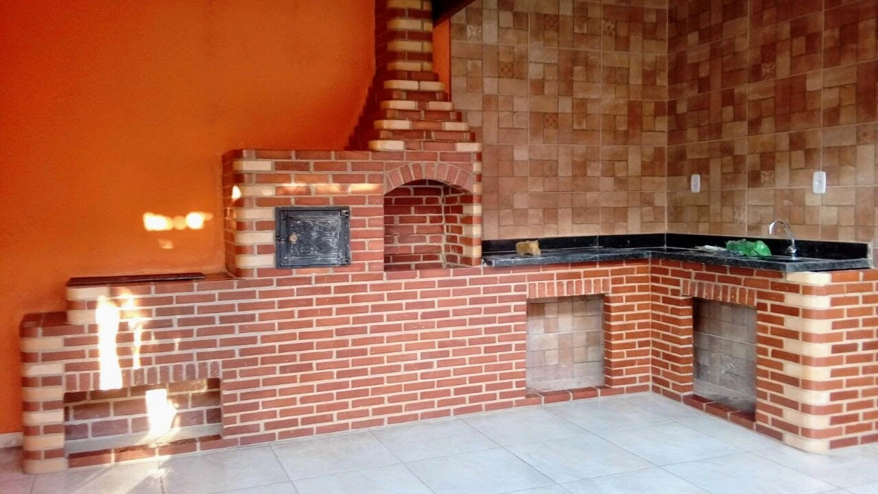 Detalhe de churrasqueira de tijolos