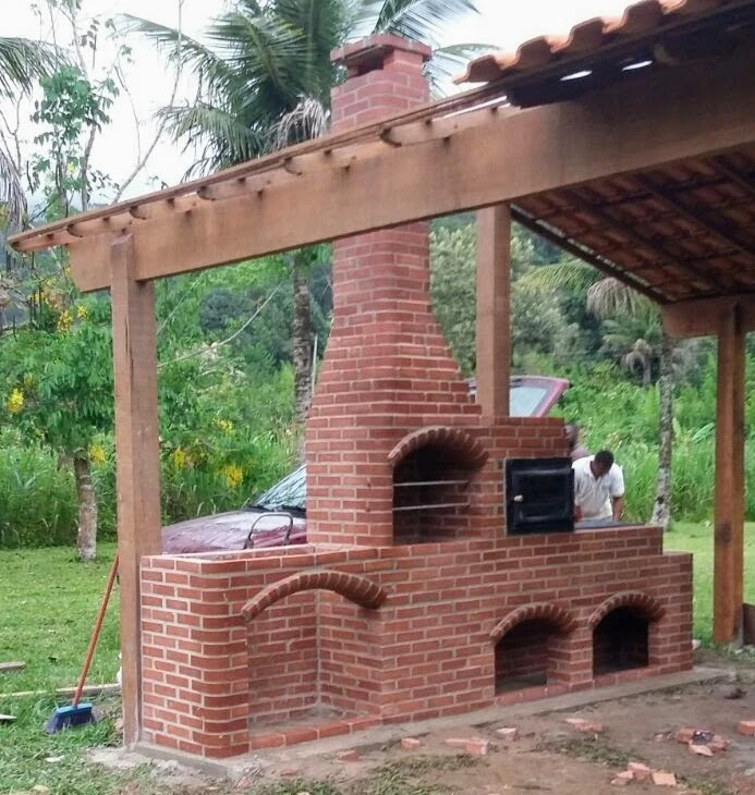 Detalhe de churrasqueira de tijolos