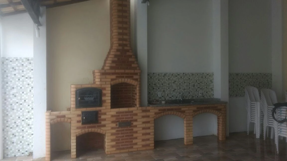 Detalhe de churrasqueira de tijolos
